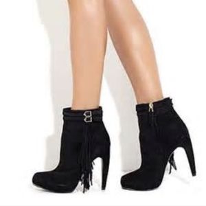 Sam Edelman Keegan Black Suede ankle boots with fringe almost new